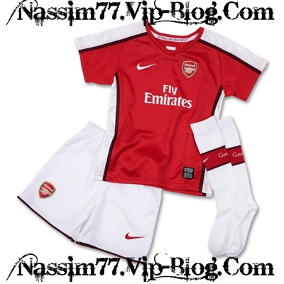 <center>Arsenal New Home Kit 2009