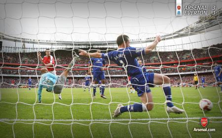 <center>Three 2nd-Half Goals Get Arsenal Back 2 Wini'g Ways